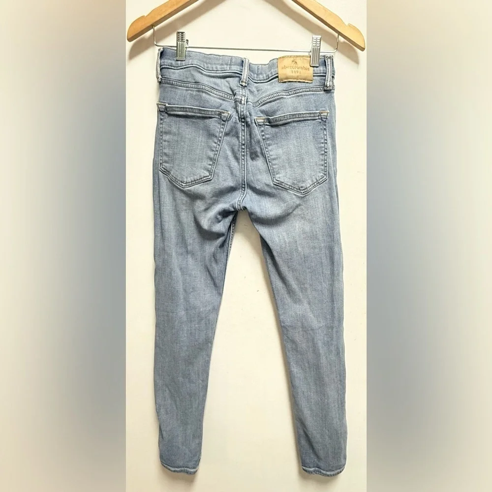Abercrombie Kids Ripped Light Blue Skinny Jeans Size 15/16